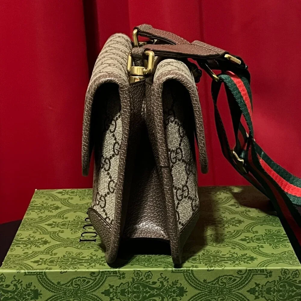 Gucci Neo Vintage Messenger Bag, GG Supreme canvas w/ brown leather trim - Picture 2 of 3